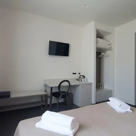 Villino Wanda בית הארחה 4*